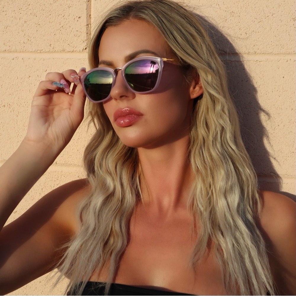 FUN TIMES RETRO SUNGLASSES FOR WOMEN PURPLE FRAME AND PURPLE LENS W/GOLD METAL